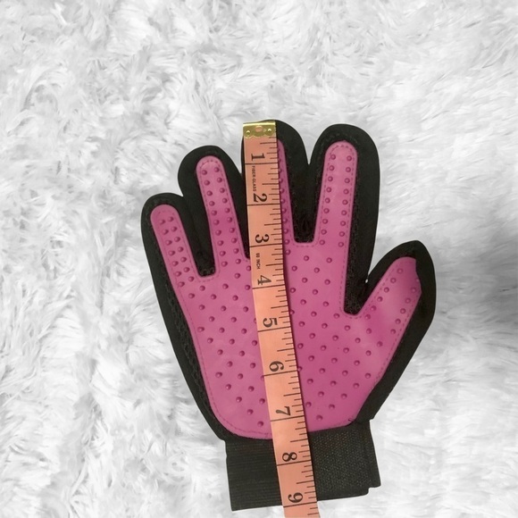 Pink Pet Groom and Massage Glove - Picture 5 of 8